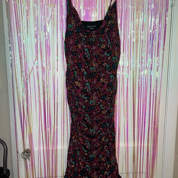 Dress - Picture 4 of 4